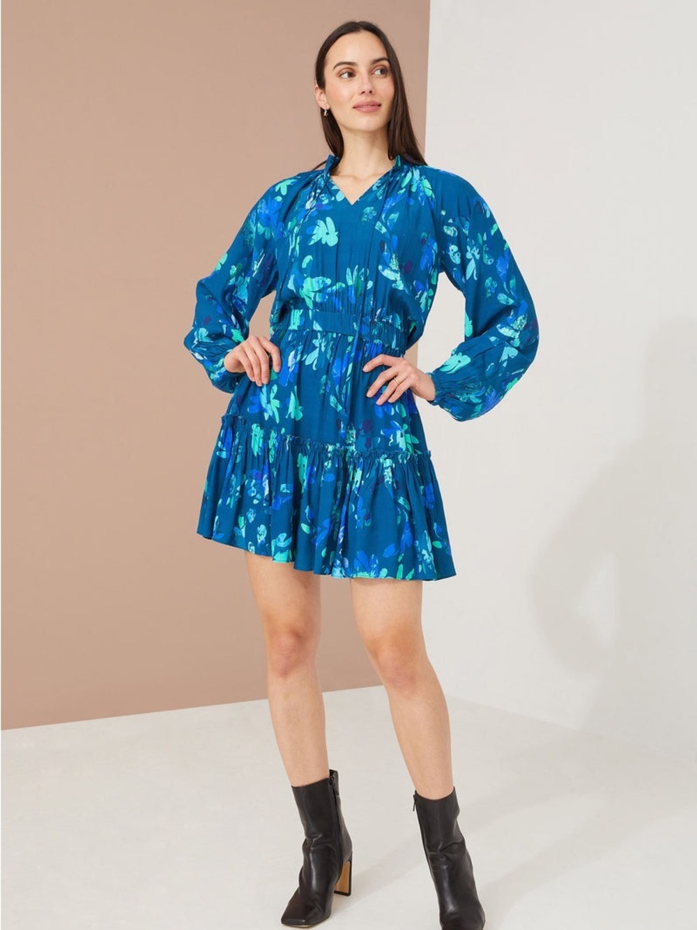 Ālivia Blue Floral Long-Sleeve Tiered Mini Dress NWT Medium - Picture 3 of 10